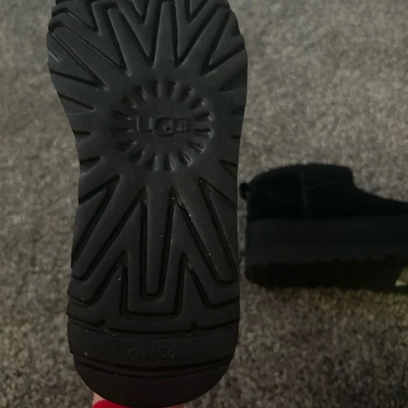 UGG Women's Classic Mini Black Platform Boots - Picture 8 of 16